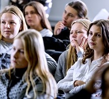 Flere ph.d.-studerende glæder sig til at besøge danske gymnasier og fortælle om deres forskning i en bæredygtig kontekst