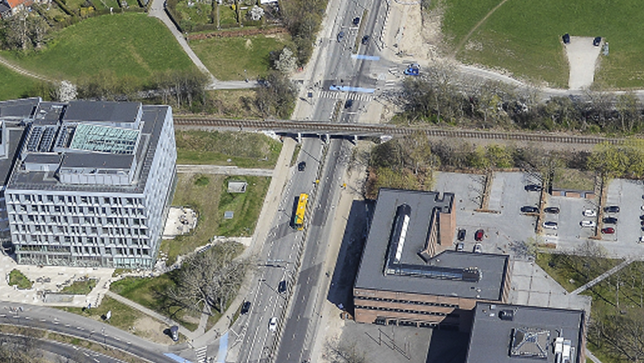 Letbanearbejdet går i gang ved broen med Nærumbanen på Klampenborgvej